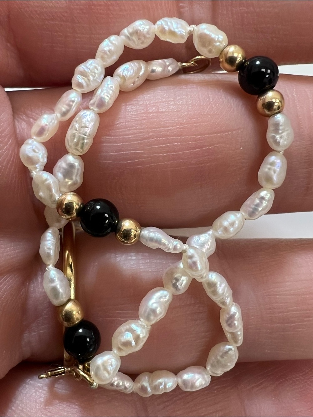14K Yellow Gold Clasp and Gold Balls Freshwater Pearl and Black Beads Bracelet